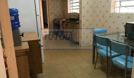 CASA COM 4 QUARTOS A ALGUNS METROS DO METRÔ ANA ROSA