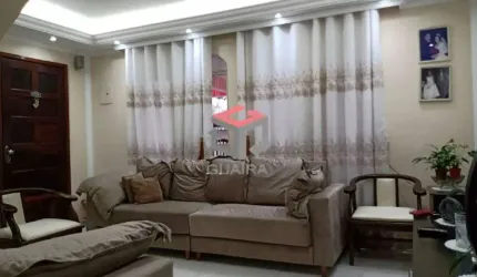 Sobrado com 201m² localizado no Bairro Paulicéia em São Bernardo do Campo/SP.