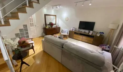 Sobrado com 112m² localizado no Bairro da Saúde em São Paulo - SP.