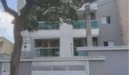 Apartamento sem condomínio com elevador na Vila Humaitá. Dispõe de 63m².
