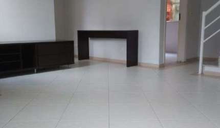 Sobrado à Venda com 164 m² localizado na Vila Alice em Santo André/SP.