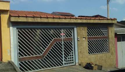 Casa térrea com 161 m² localizada no Bairro Príncipe de Gales/ Santo André.