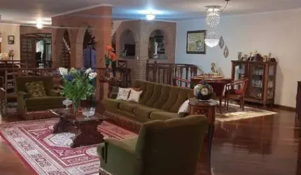 Sobrado com 761m², localizado no bairro Osvaldo Cruz em São Caetano do Sul - SP