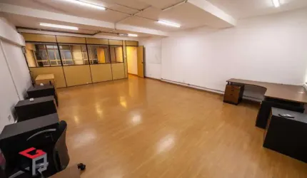 Conjunto Comercial de 124m2 na Aclimação à venda, com 3 divisões internas, recepção e 2 banheiros