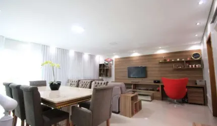 Sobrado Lindíssimo com 222 m² localizado na Vila Assunção em Santo André.