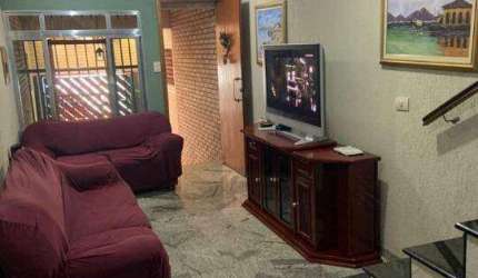 Sobrado com 2 quartos , 2 banheiros e 1 vaga - Bairro Taboão - SBC