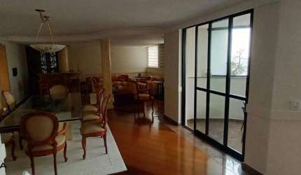 Apartamento 320m² 5 dormitórios sendo 3 suítes 7 vagas + depósito