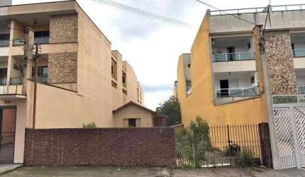Terreno plano grande, com 500 m² no Campestre e com casa antiga. Ideal para construção de prédio sendo 10m de frente e 50 m de fundo.
