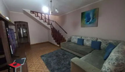 Sobrado amplo com 200m² localizado na Vila Pires em Santo André/SP.