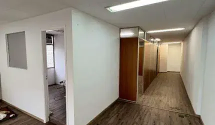 Conjunto Comercial em Consolacao com 321m²