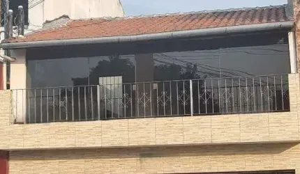 Sobrado com 4 casas em São Bernardo do Campo.