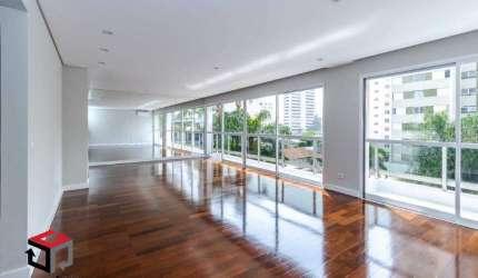 Apartamento 3 dormitórios em Perdizes com 158m²