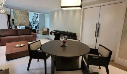 Apartamento Duplex em Jardim Paulista com 228m²