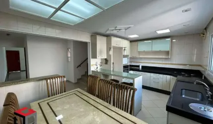 Sobrado à venda 4 quartos 1 suíte 6 vagas Centro - São Bernardo do Campo - SP