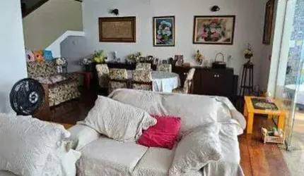 Casa com Piscina Travessa da Avenida Kennedy, aceita permuta em apartamento mobiliado até R$ 800 mil