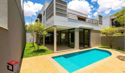 Condomínio fechado em Moema - 3 suítes - 4 vagas - 560m²