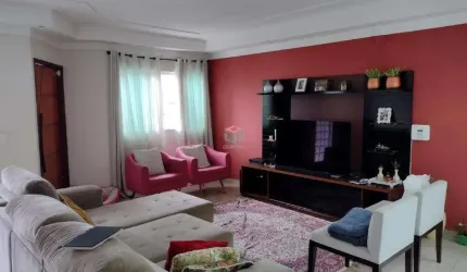Sobrado com 285m² localizado no Bairro Nova Petrópolis em São Bernardo do Campo/SP.