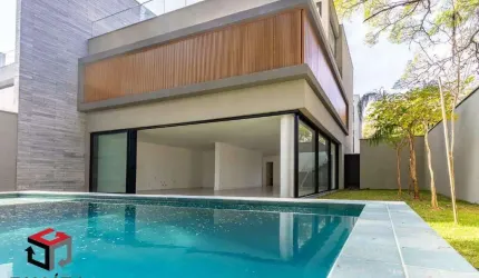 Casa de altíssimo padrão em condomínio fechado no Brooklin Velho.