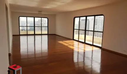 Cobertura Duplex com 647m², localizada no bairro Alto da Boa Vista em São Paulo - SP