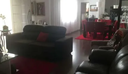 Casa de 252m² / Bairro Monumento - SP