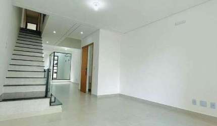 Sobrado Residencial 4 Dormitórios em Chácara Inglesa com 170m²