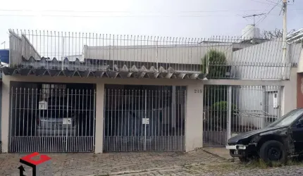 Casa à venda 3 quartos 1 suíte 4 vagas Vitória - Santo André - SP