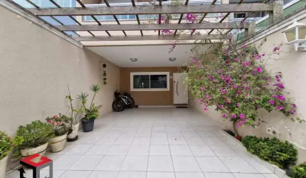 Sobrado à venda 3 quartos 1 suíte 4 vagas São Vicente - Mauá - SP