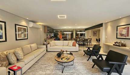 Casa de alto padrão recém reformada ,mobiliada e decorada om 408m² no Broolklin.