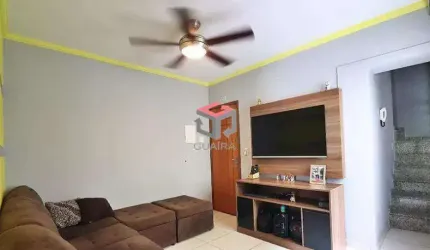 Linda Cobertura com escada interna, quintal amplo e condomínio baixo!