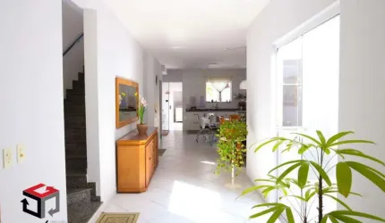 Sobrado com 196 m² localizado no Bairro Jardim em Santo André.