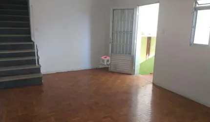 Casa assobradada em ótimo ponto comercial