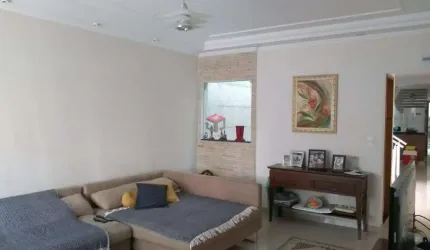 Sobrado com 218 m² localizado na Vila Francisco Matarazzo em Santo André.