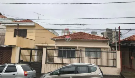 Casa em Terreno 10 x 40m localizado na Vila Assunção em Santo André/SP.