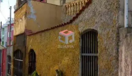 Sobrado com 260m² localizado na Vila Curuça em Santo André.