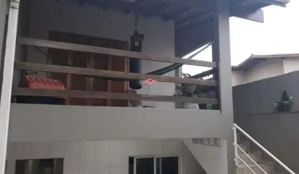 Sobrado com 250 m² localizado no bairro Vila Pires, Santo André