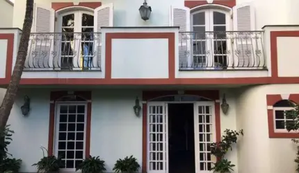 Sobrado amplo com 650m² localizado no Bairro Jardim em Santo André/SP.