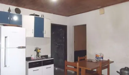 Casa Térrea com 206m² localizada no Bairro Ferrazópolis em São Bernardo do Campo - SP.