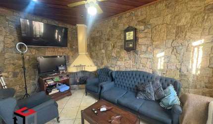 Casa Térrea de 220m² no Bairro Mussolini em São Bernardo do Campo - SP