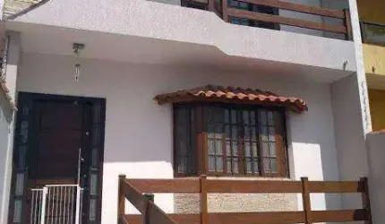 Sobrado com 310m² localizado na Vila Eldízia em Santo André - SP.