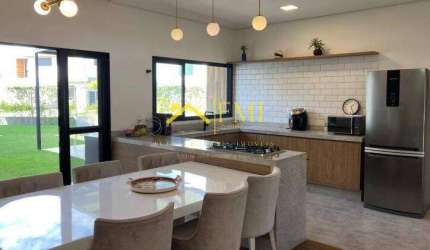 Casa para venda com 4 suítes em condomínio no Urbanova