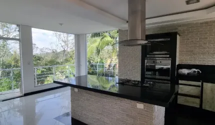 Casa em Condominio em Suzano