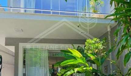 Casa de Praia para Venda em Niterói, Itacoatiara, 4 dormitórios, 2 suítes, 3 banheiros, 2 vagas
