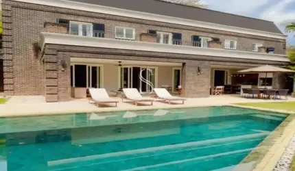 Casa na Cidade Jardim de 1.186m² com 5 suítes, 7 banheiros e 7 vagas de garagem a Venda
