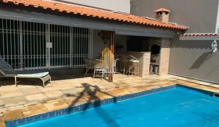 SOBRADO COM 300,00M² COM 4 DORMITORIOS, 4 SUÍTES, 1 SALA, 6 BANHEIROS, 5 VAGAS, EM INTERLAGOS - SP .