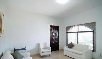 MORUMBI - CASA DE 120M² COM 2 QUARTOS, SALA, 2 BANHEIRO E 3 VAGAS.