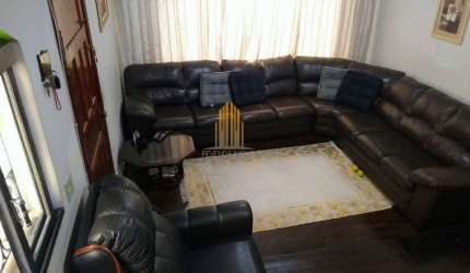 Casa ampla à venda com 3 quartos, sendo 1 suíte, 3 banheiros no total, 2 vagas, quintal. no butantã