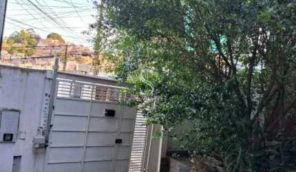 Butantã, Casa Residencial de 200m² com 3 suítes, 2 vagas.