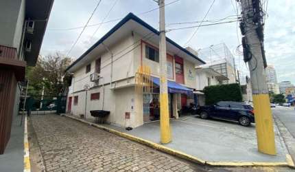 Vila Olímpia - Casa Comercial á venda  com 106² 4 comados, 2 banheiros  1 vaga