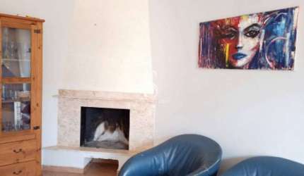 SANTO AMARO - CASA DE 105M², POSSUI 3 DORMITÓRIOS E 3 VAGAS.