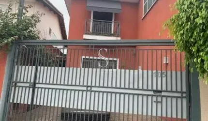 Cidade Ademar, Casa Assobradada com 80m². Dois dormitórios, banheiro social e duas vagas.